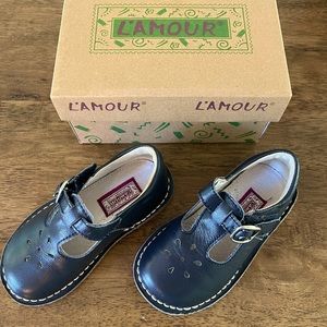 Lamour size 7 toddler - like new